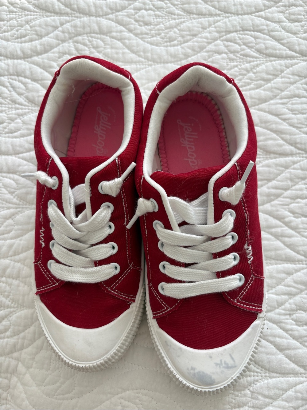 Jelly pop sneakers. Size 8
